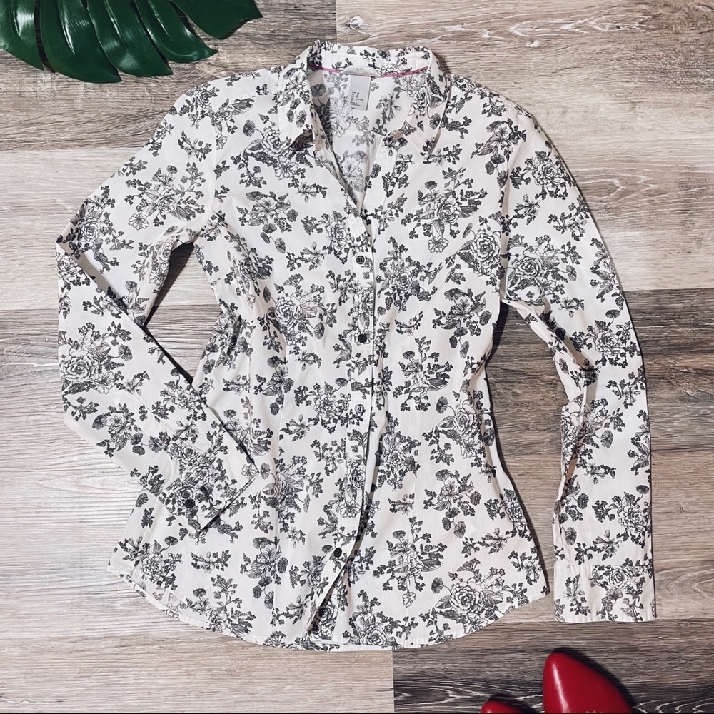 Romantic Vintage Rose Motif Long sleeve Button Up